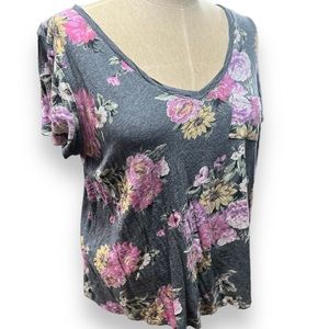 Torrid Grey floral picket v-neck tee